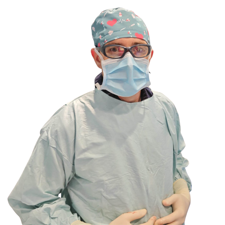 Dr. Ramón Saiz con traje quirúrgico Dr. Ramón Saiz con traje quirúrgico, sin fondo.